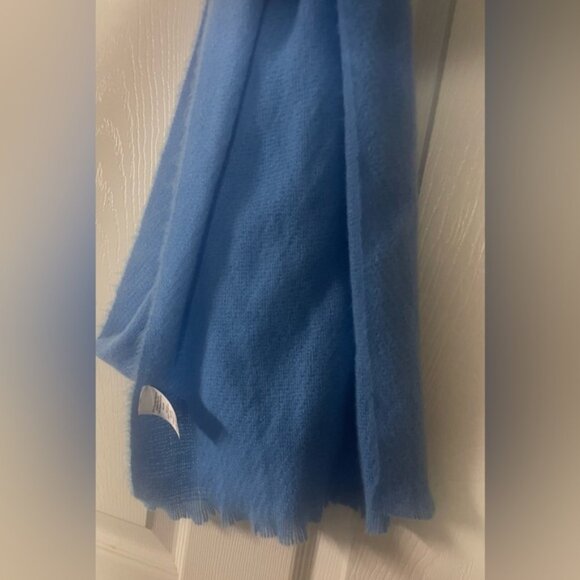 🔴 3/$12 No Boundaries Blue Blanket Scarf! NWT! - Picture 4 of 6